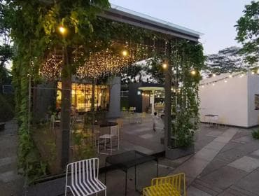 Garden Cafe Meeting Point